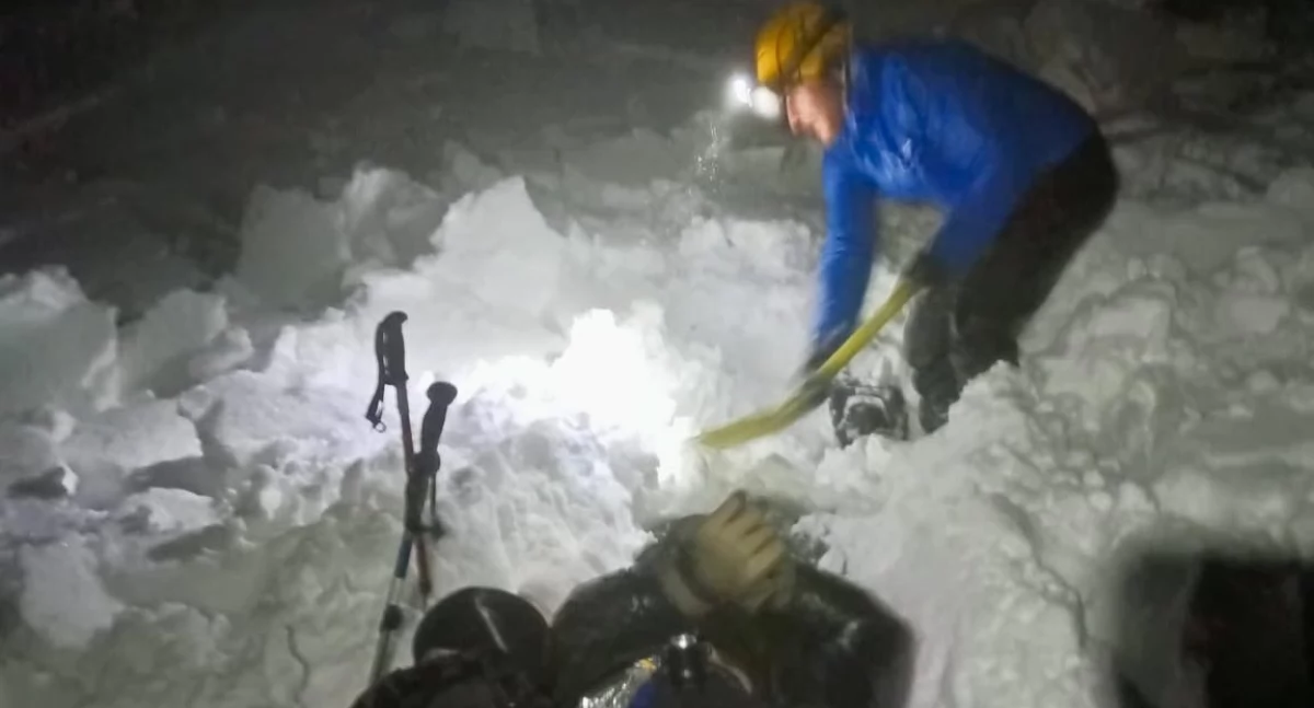 Babia Góra. Turysta przysypany przez lawinę