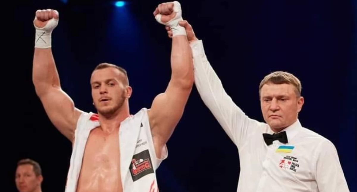 Piotr Łącz z Mazańcowic zdominował ring w Queens. Trzecie zwycięstwo w tym roku