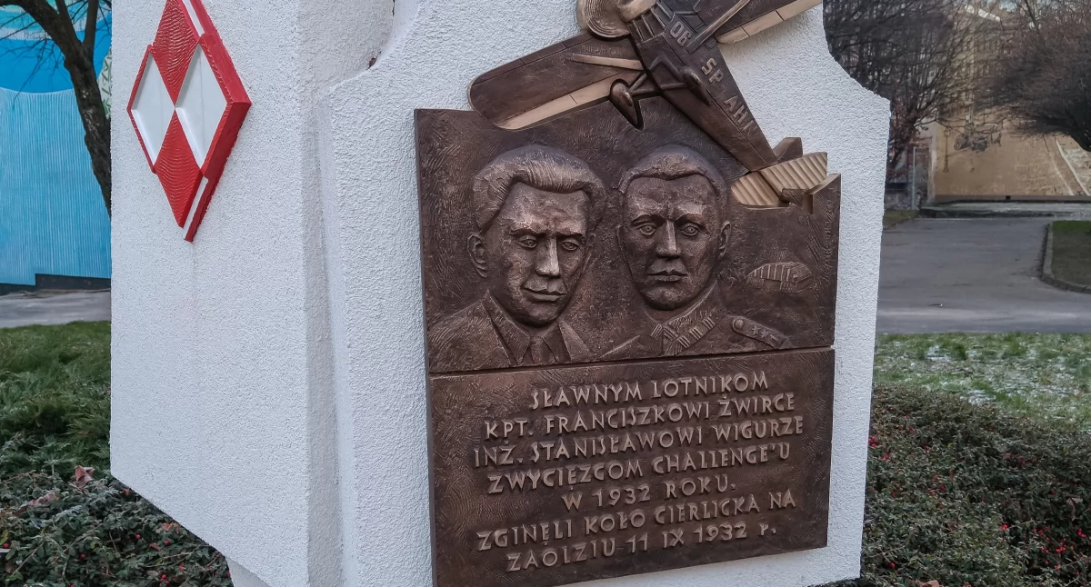 Zmodernizowany pomnik Żwirki i Wigury