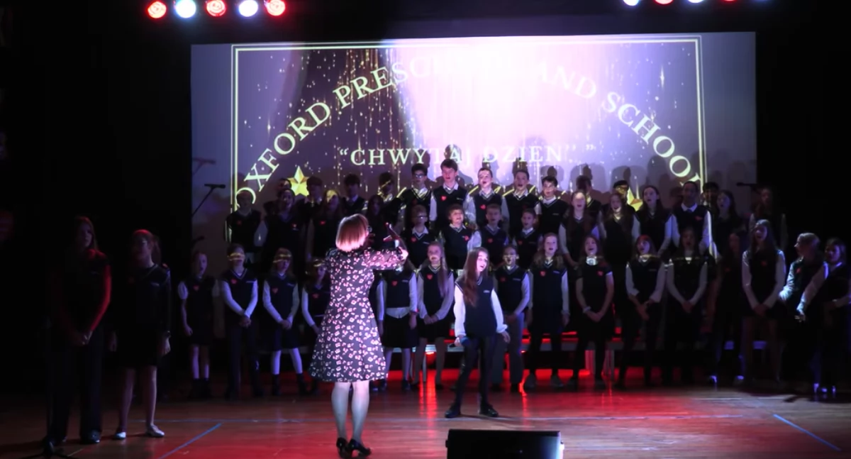 Oxford Primary School śpiewa dla WOŚP. Pomoc mamy we krwi