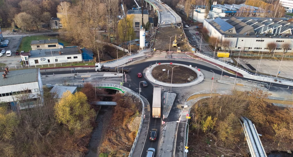 Nocne utrudnienia na ulicy Grażyńskiego: Próba obciążeniowa mostu