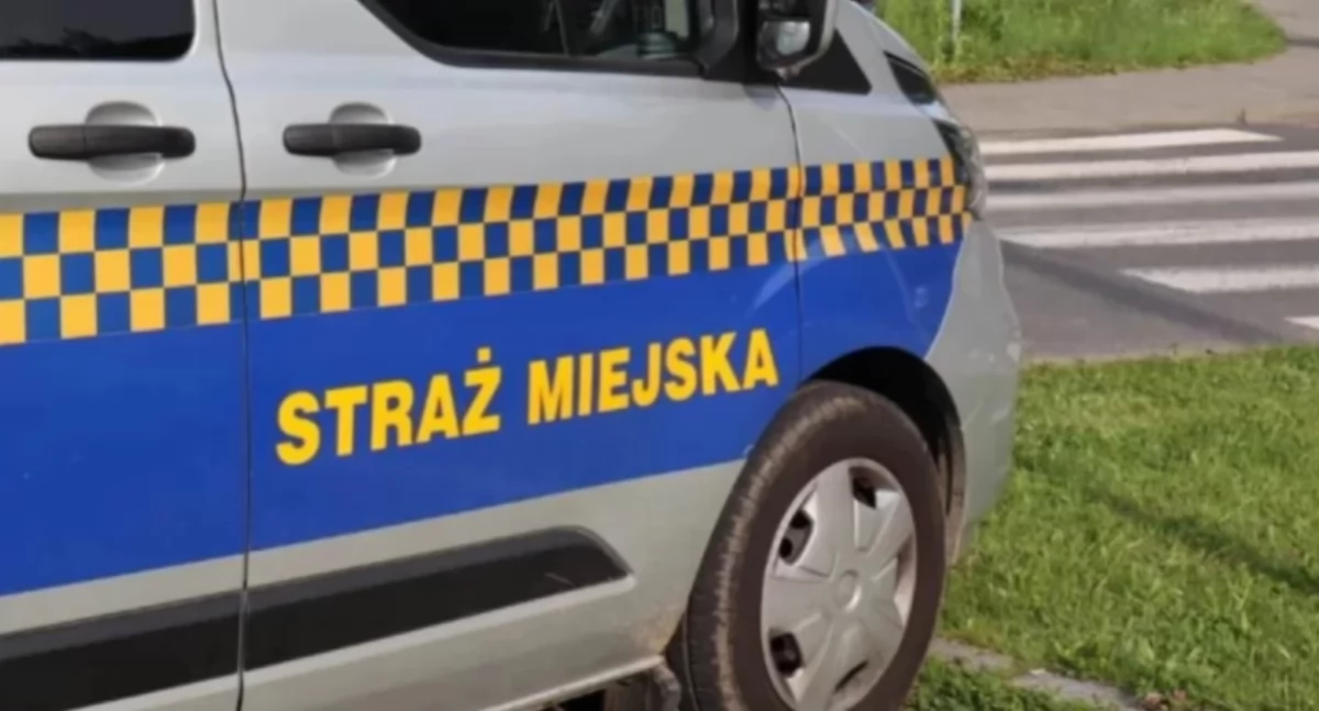  Pijany złodziej w toalecie. Interwencja straży miejskiej na stacji benzynowej