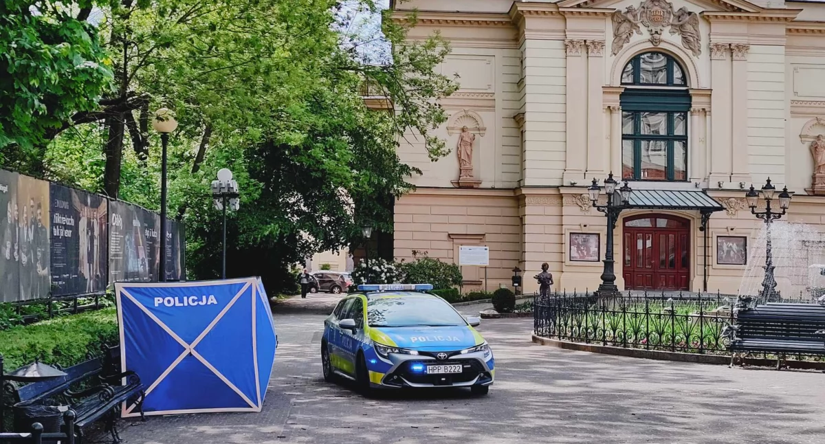 Mężczyzna zmarł na ławce przy Teatrze Polskim 