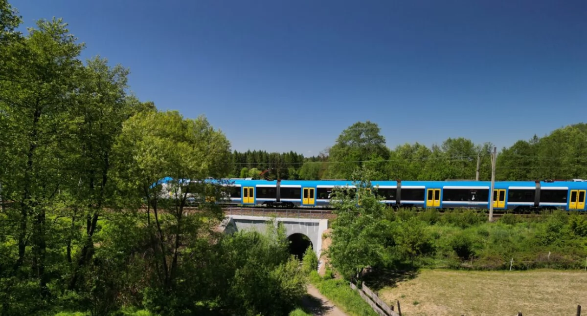 Koleje Śląskie wyjaśniają organizację przejazdu specjalnego na trasie Katowice – Warszawa na marsz poparcia dla jednego z kandydatów na prezydenta