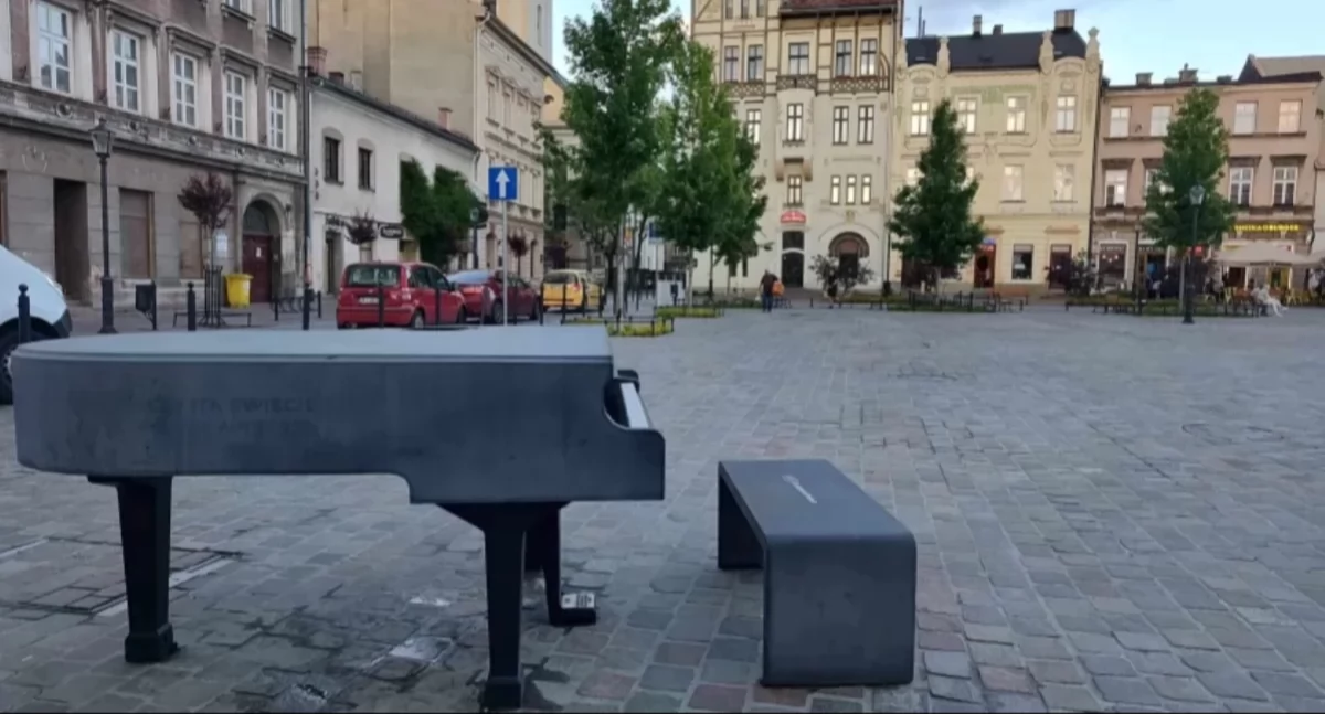 Fortepian pod presją. Czy instrument zniknie z Placu Wojska Polskiego
