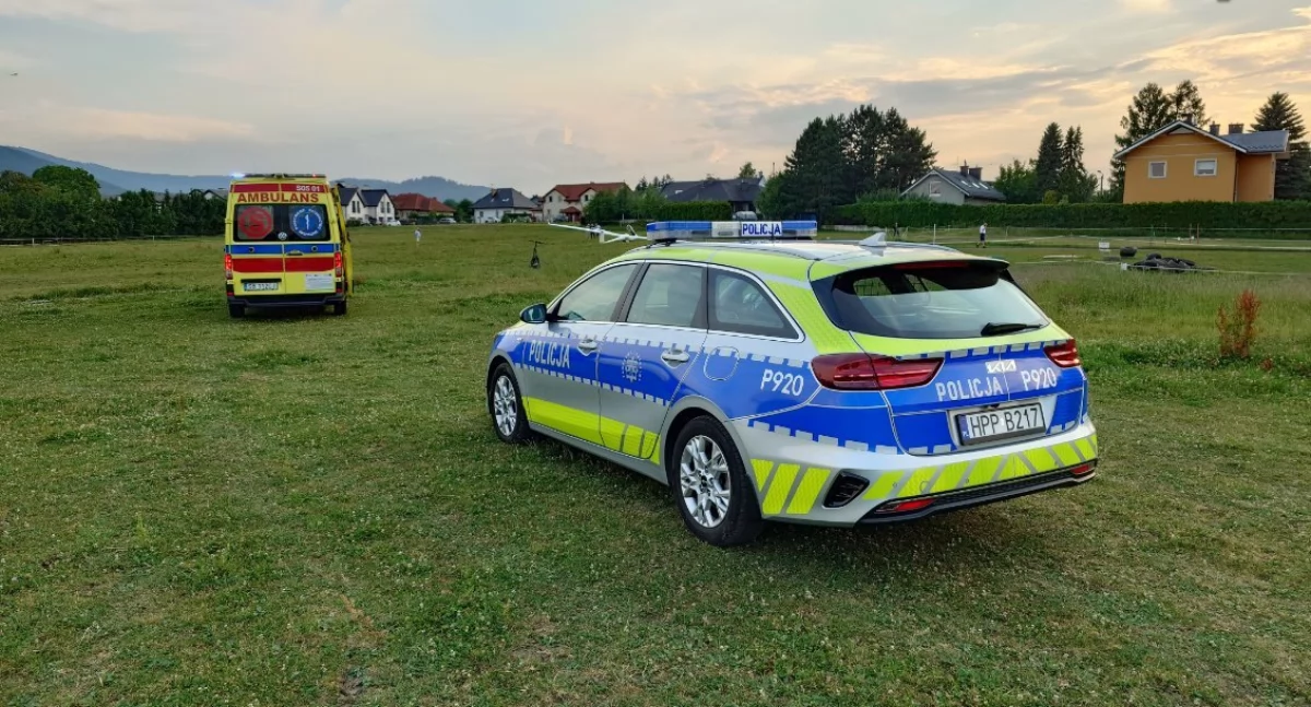 Nietrzeźwy pilot szybowca wylądował poza lotniskiem w Aleksandrowicach — interwencja służb w Bielsku-Białej
