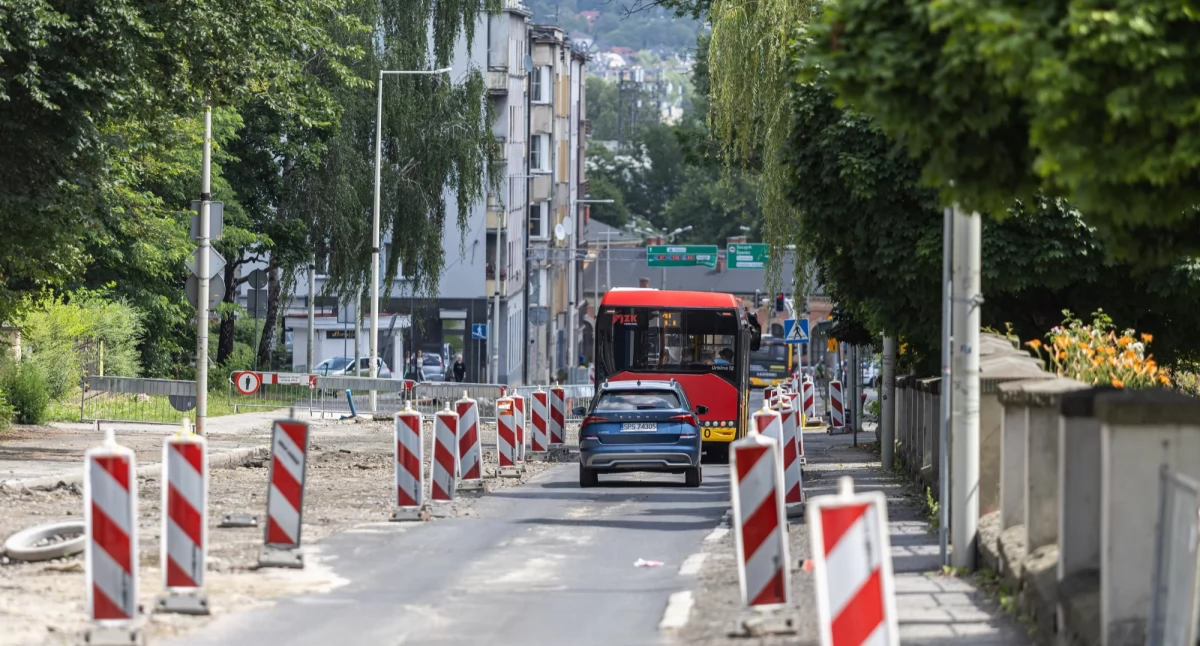 Postępują prace na ulicy Piastowskiej. Modernizacja w wielu etapach