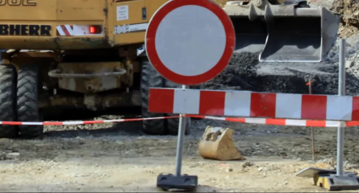 Budowa sieci ciepłowniczej na ul. Emilii Plater. Utrudnienia w ruchu od 23 lipca