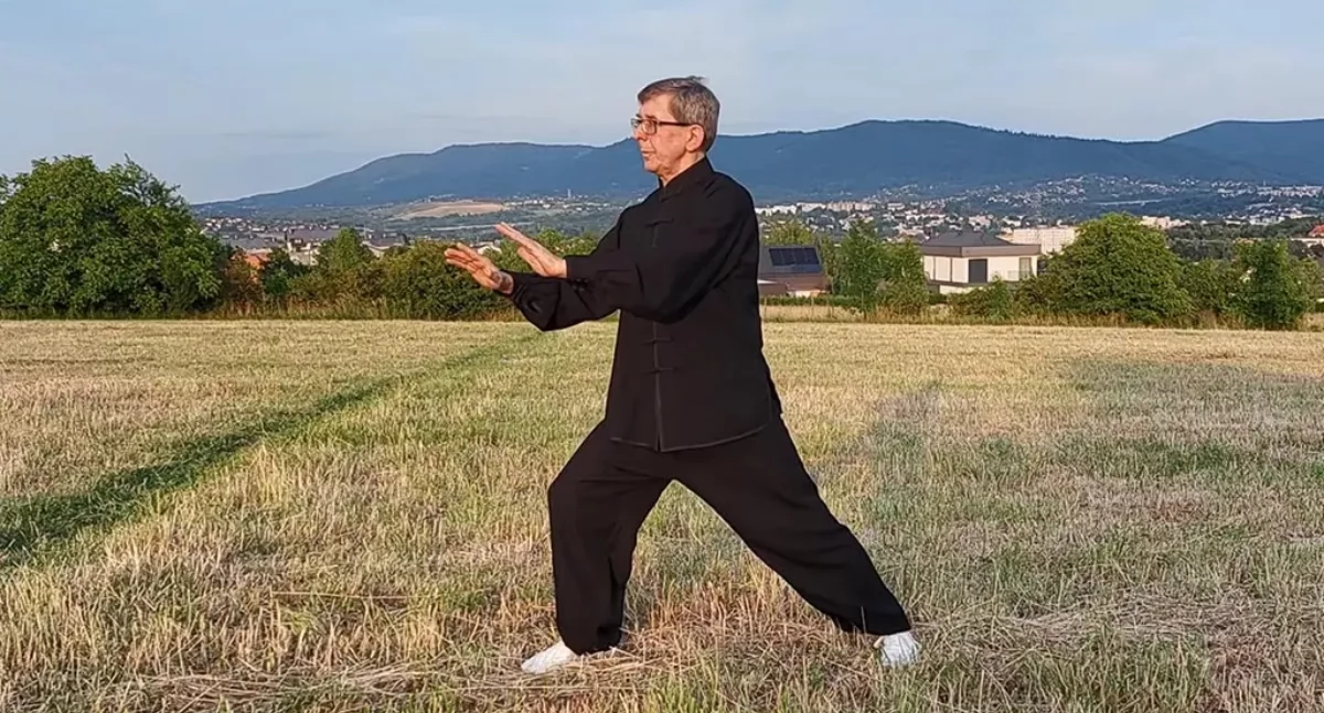 Tai Chi na dachu Cavatina Hall — relaks, energia i kontakt z ciałem 