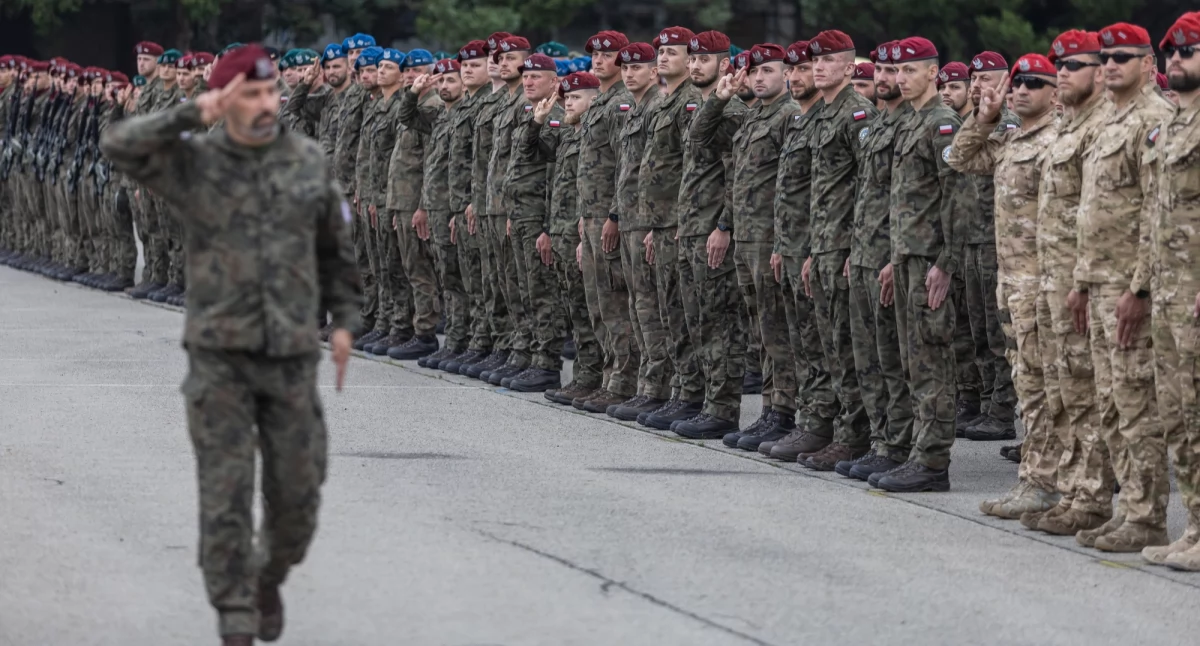 Bielscy Spadochroniarze wyruszyli na misję: uroczyste pożegnanie 52. zmiany PKW KFOR