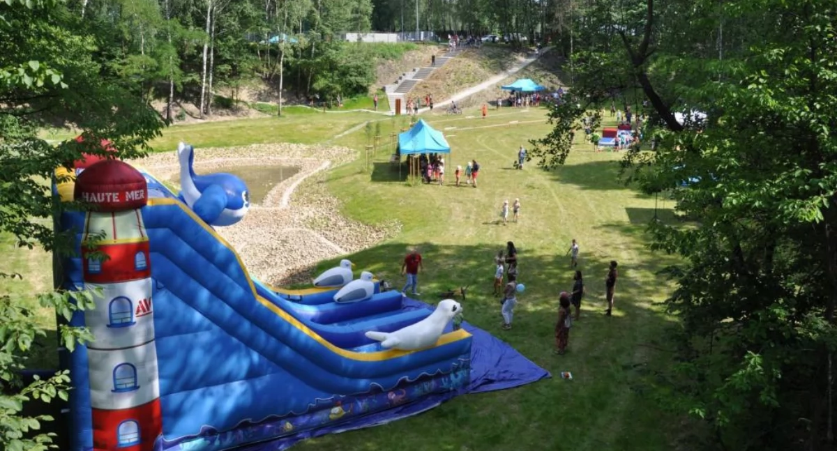 Rodzinna zabawa w Parku Szwajcarska Dolina. Profilaktyczny piknik na półmetek wakacji