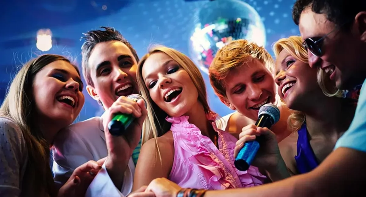 Karaoke pod gwiazdami w Cavatina Hall. Wieczór pełen muzyki i dobrej zabawy