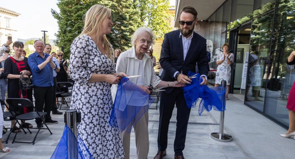 Książnica Beskidzka po termomodernizacji. Nowa elewacja, nowa jakość
