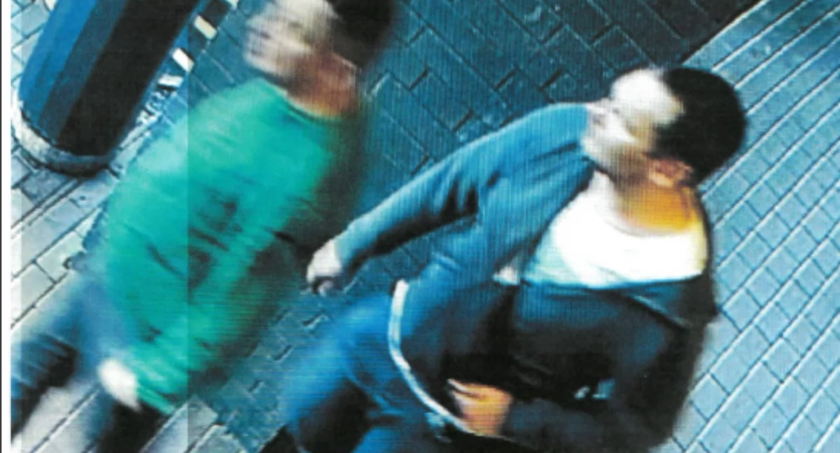 Policja publikuje wizerunek sprawcy brutalnego pobicia przy Placu Wojska Polskiegi i apeluje o wskazanie sprawcy