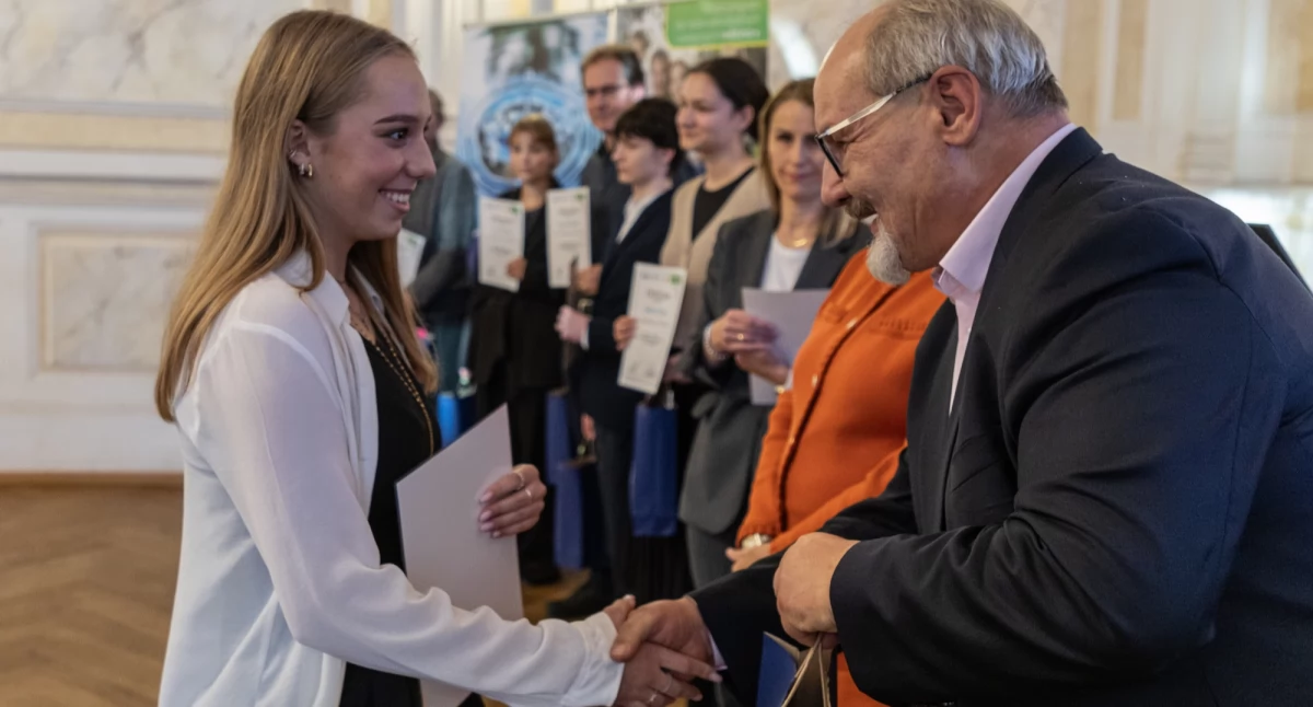 Trzydziestu najzdolniejszych uczniów i studentów z Bielska-Białej otrzymało stypendia