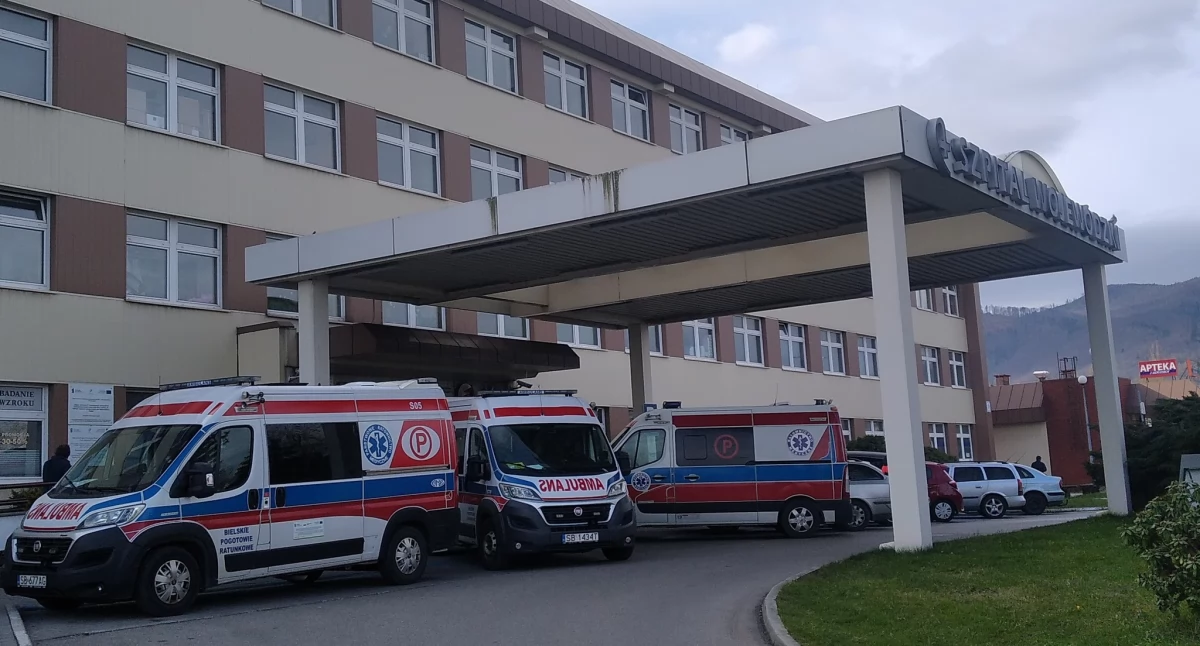 Szpital Wojewódzki w Bielsku-Białej apeluje: odwołujmy wizyty, z których pacjenci nie mogą skorzystać