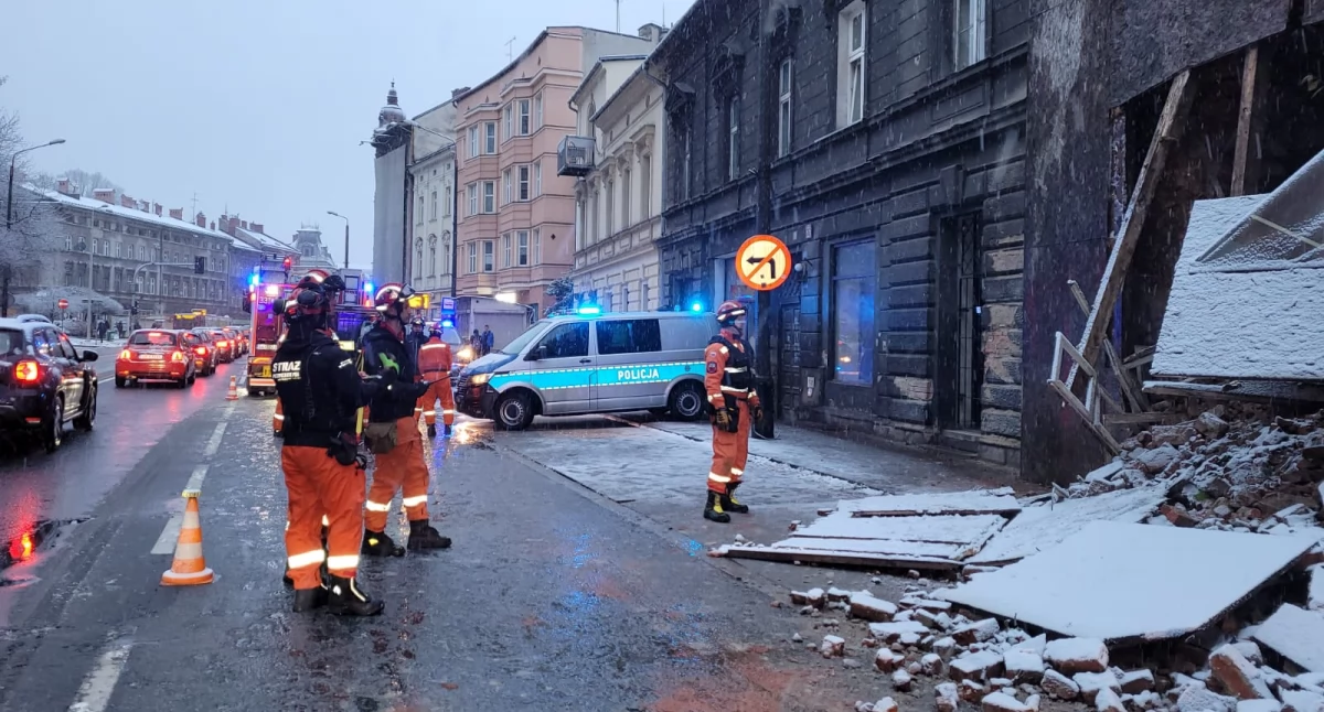 Zawaliła się ściana niezamieszkanej kamienicy przy ul. Partyzantów w Bielsku-Białej