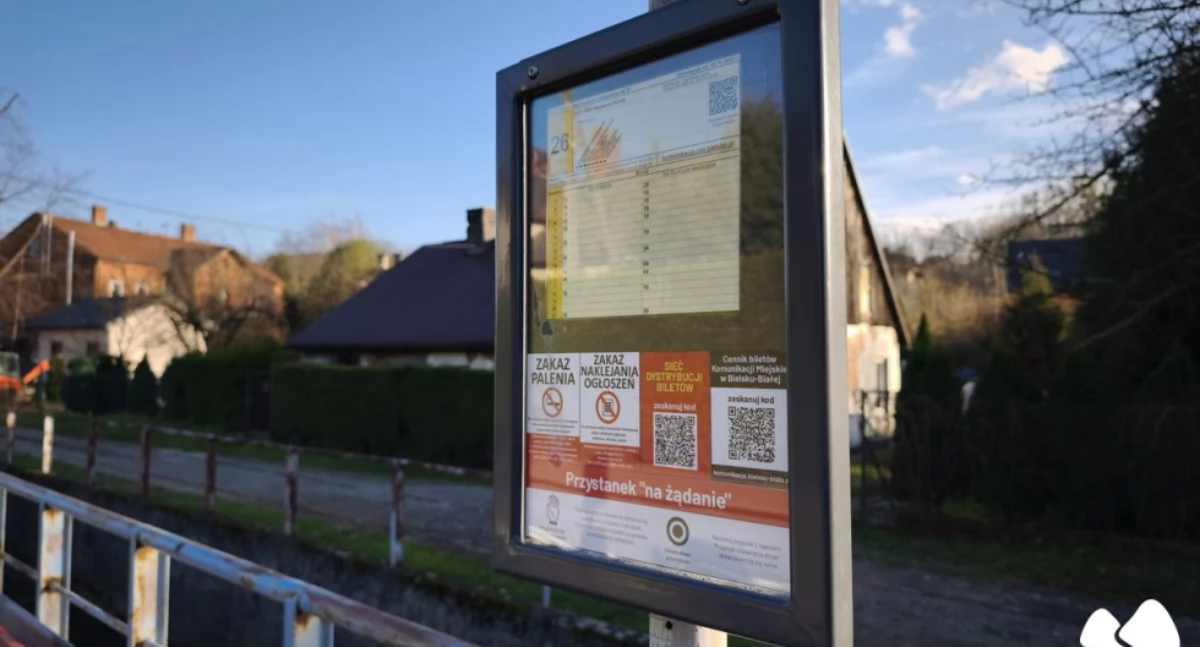Nowe gablotki na przystankach autobusowych w Bielsku-Białej