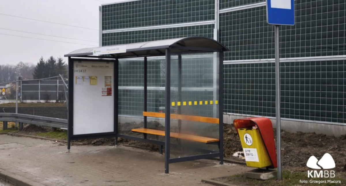 Nowe wiaty i ławki na przystankach autobusowych w Bielsku‑Białej