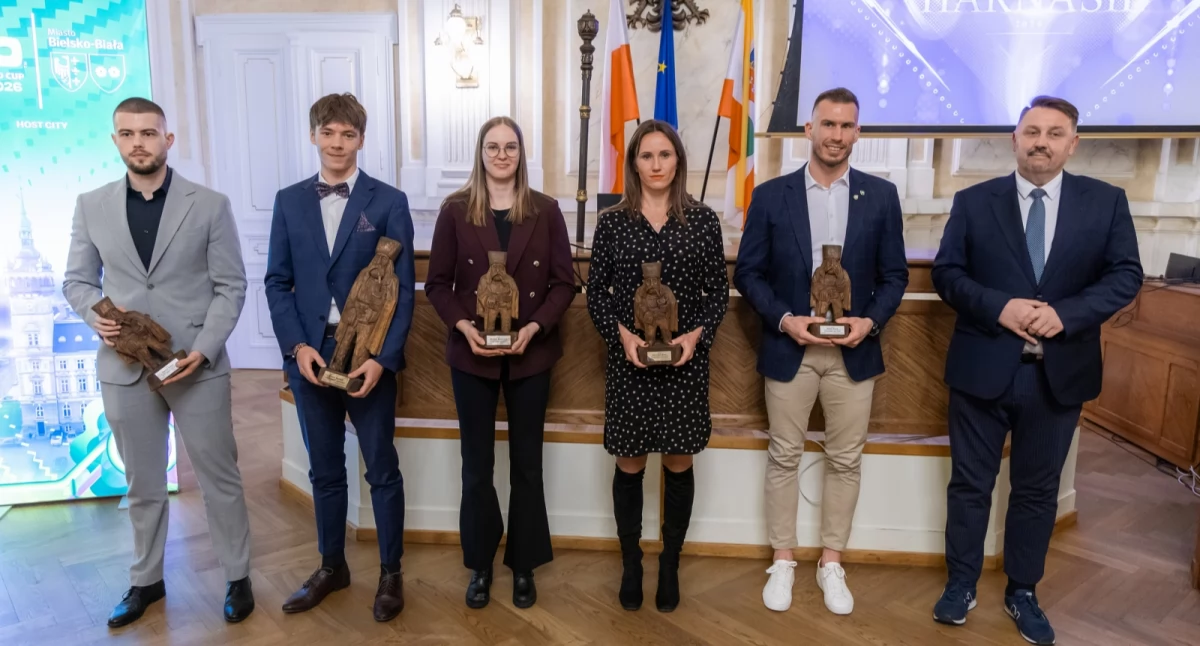 Najlepsi sportowcy, trenerzy i drużyny 2025 roku z Bielska‑Białej nagrodzeni Harnasiami