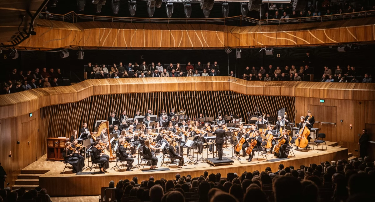 Cavatina Philharmonic Orchestra to zjawisko bez precedensu na polskiej scenie kulturalnej.