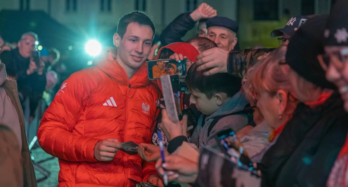 Bielszczanie podziękowali Kacprowi Tomasiakowi. Wyjątkowa feta na Placu Wojska Polskiego