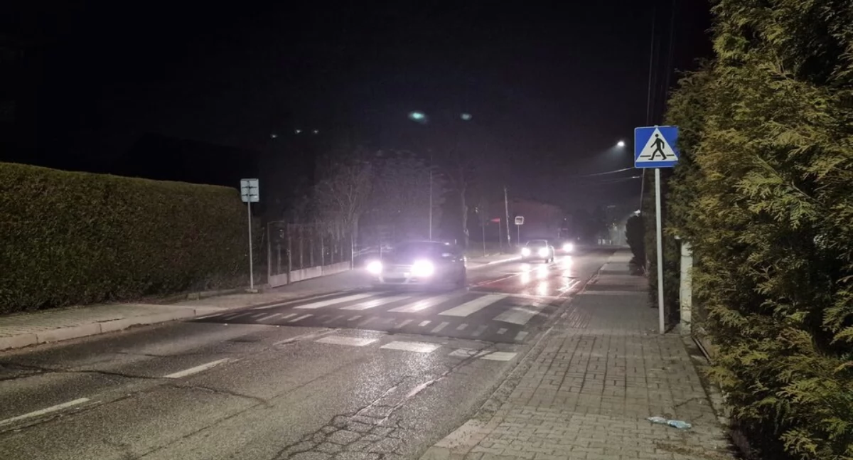 Około 20 przejść dla pieszych zostanie doświetlonych w 2026 roku. Powiat bielski zwiększa inwestycje w bezpieczeństwo