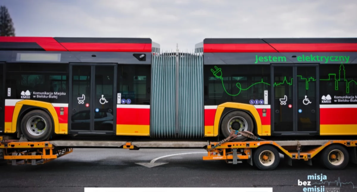 Cztery elektryczne autobusy przegubowe już w Bielsku‑Białej. MZK przygotowuje je do wyjazdu na trasy