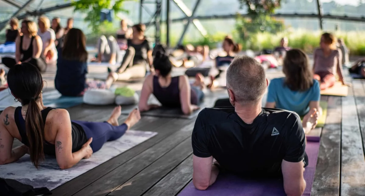Joga na dachu Cavatina Hall