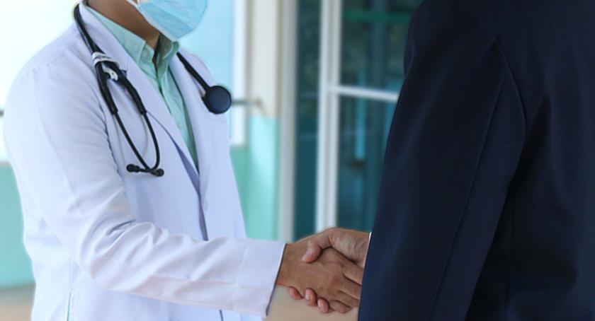 Prawnik do spraw medycznych - czym dokładnie się zajmuje i jak znaleźć tego dobrego?