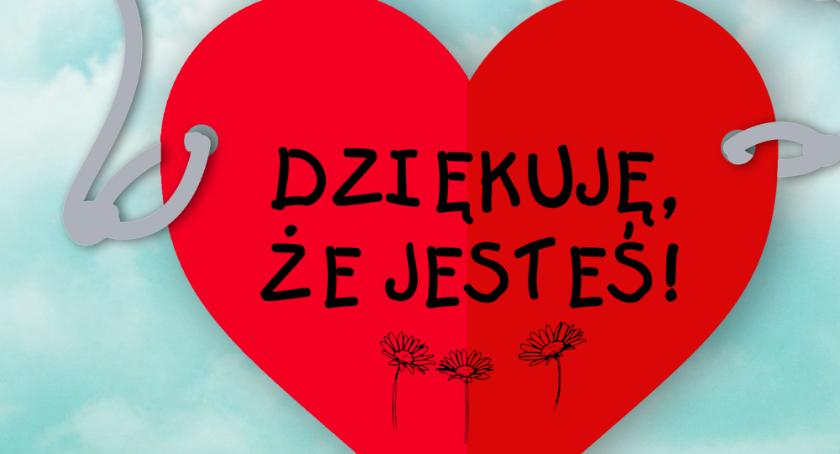 Wspieranie przez przytulanie - przygotuj kartkę dla osób samotnych
