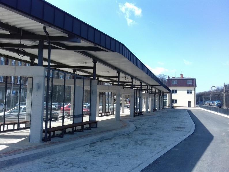 W Cieszynie umyto przystanki autobusowe