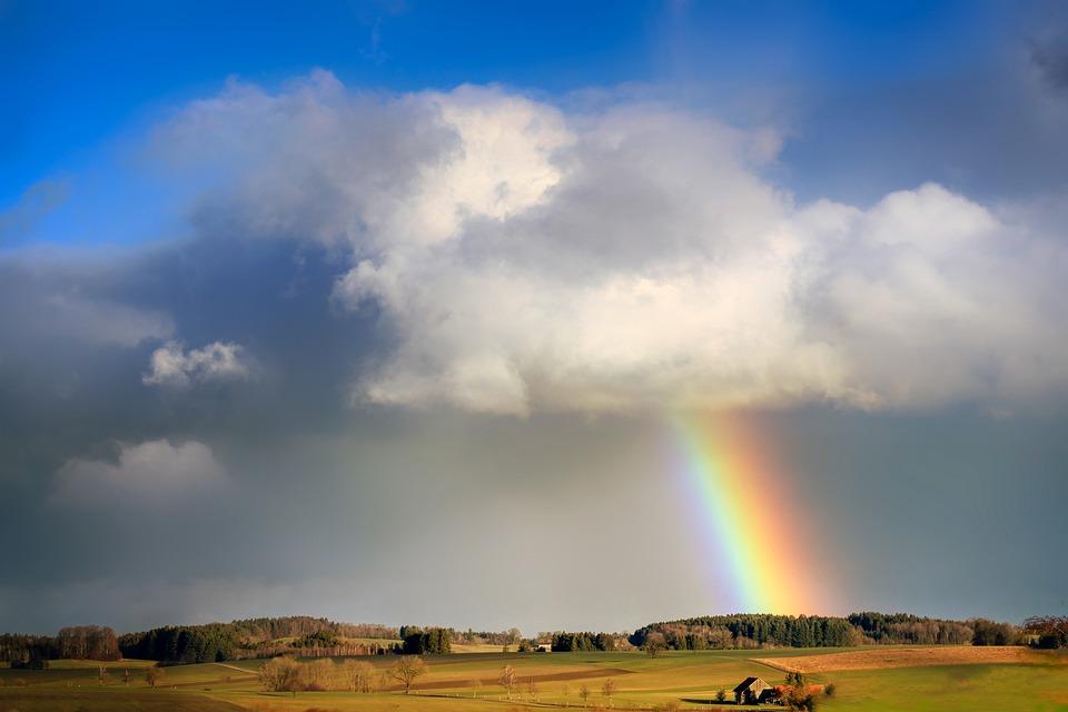 Falujący front atmosferyczny w Beskidach