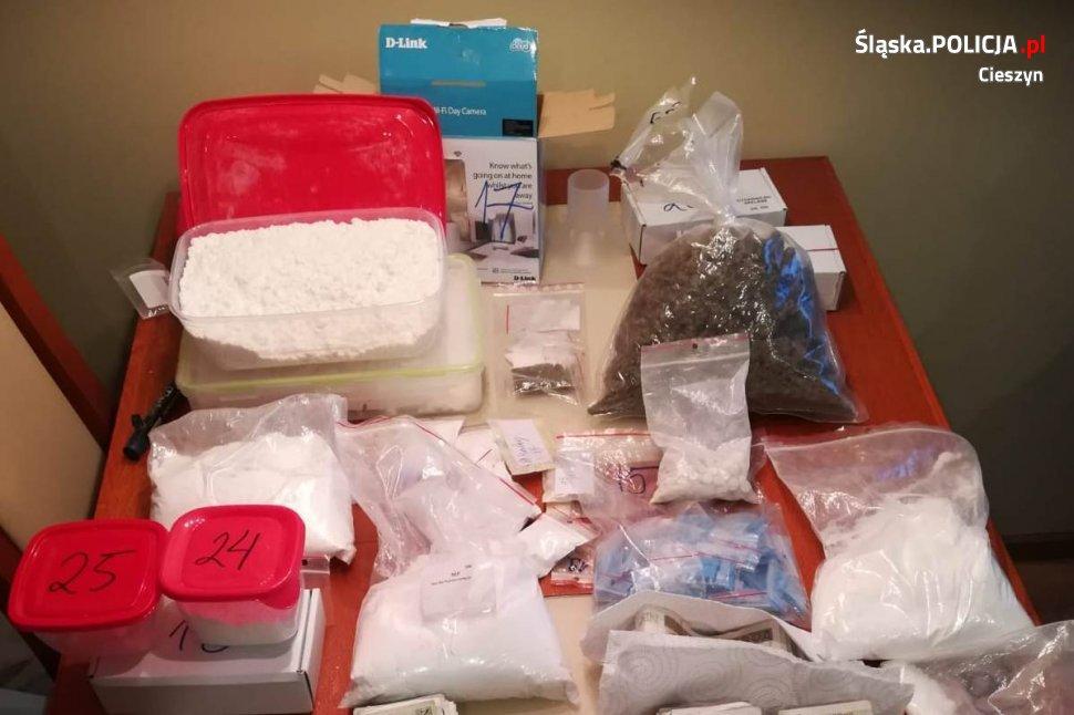3 kg narkotyków w Ustroniu. Policyjny pościg za dilerem