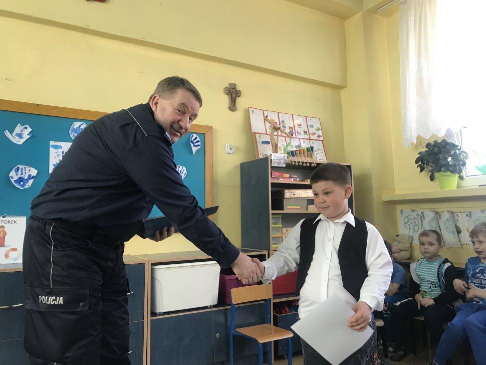 6-letni Macej z Czechowic - Dziedzic nagrodzony przez komendanta bielskiej policji