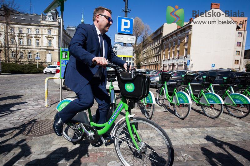 Prezydent Jarosław Klimaszewski otworzył sezon wypożyczalni rowerów BBike