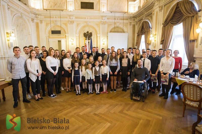 Najlepsi bielscy sportowcy otrzymali stypendia