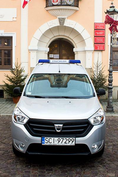 Strażnicy Miejscy z Cieszyna uratowali niedoszłą samobójczynię