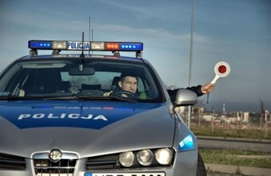 Eskortowali rodzącą matkę do szpitala w Żywcu