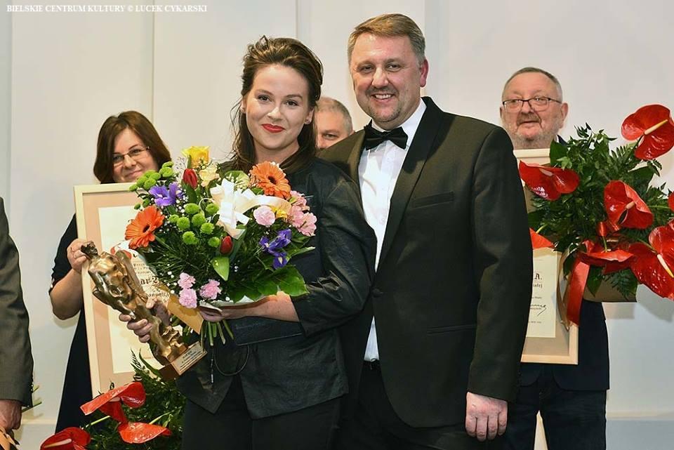 Pianistka i aktor otrzymali nagrodę od Prezydenta Bielska-Białej Jarosłowa Klimaszewskiego