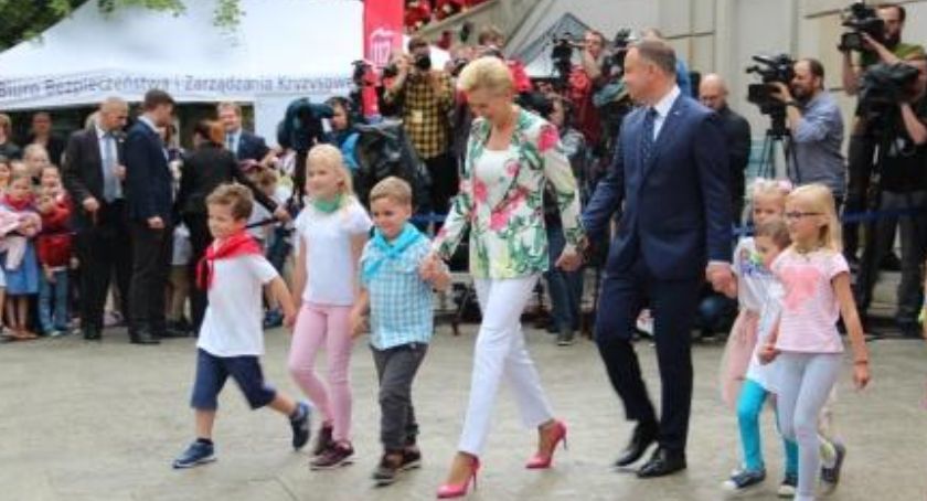 Uczniowie Szkoły w Zabrzegu  z wizytą w Pałacu Prezydenckim
