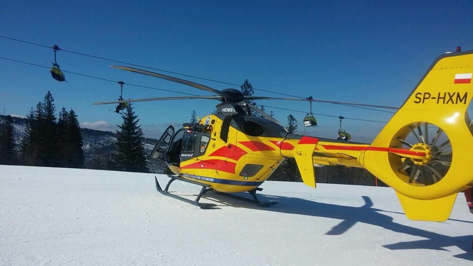 Snowboardzista jechał bez kasku na stoku Skrzycznego | Finał:  lądował śmigłowiec LPR