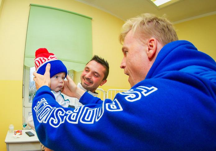 Piłkarze odwiedzili Szpital Pediatryczny