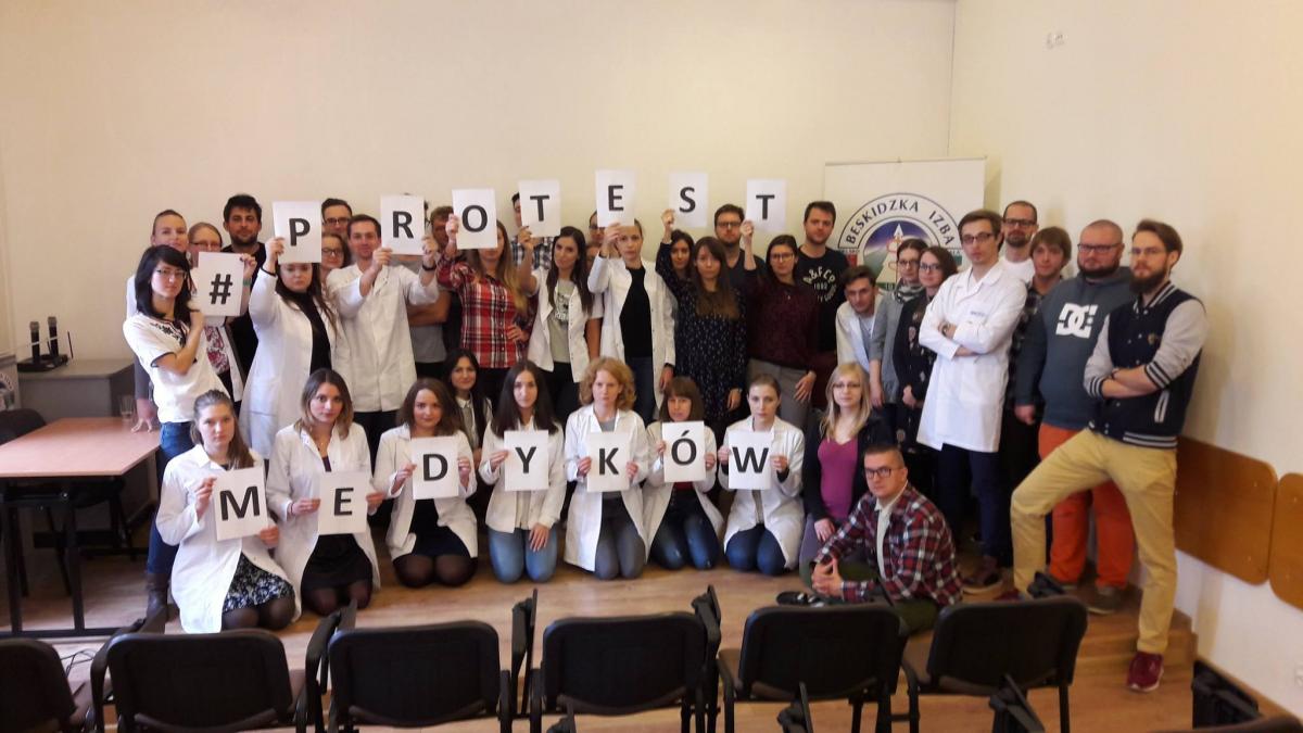 Potest lekarzy w Bielsku Białej. Dołączyli do protestu lekarzy rezydentów
