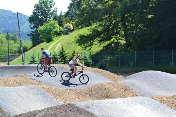 Rowerowy pump track w Brennej