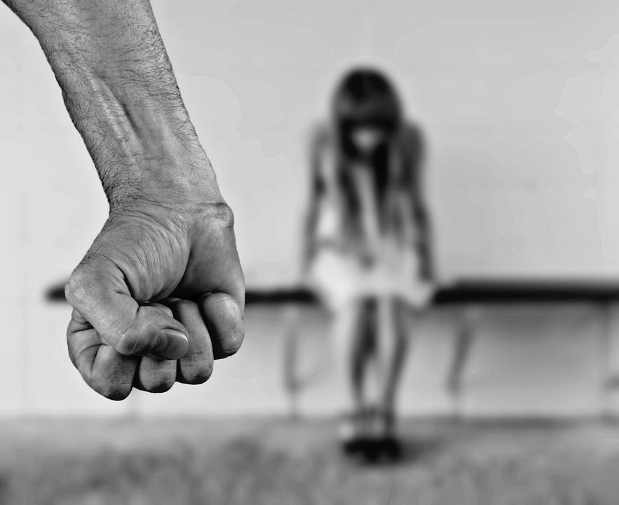 Weszły w życie przepisy zaostrzające kary za przestępstwa wobec dzieci
