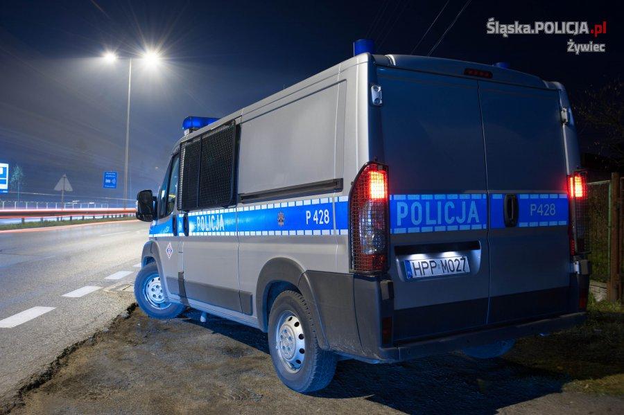 Poniósł go melanż, pomogli policjanci z Żywca