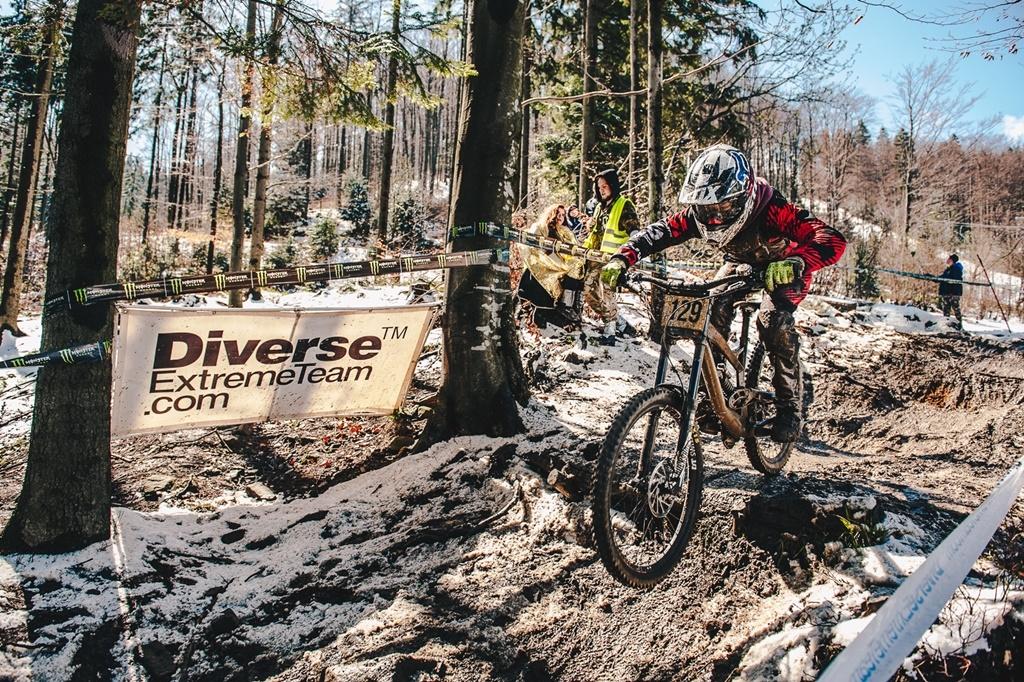 Kwietniowo-Zimowa odsłona Diverse Downhill Contest na Stożku