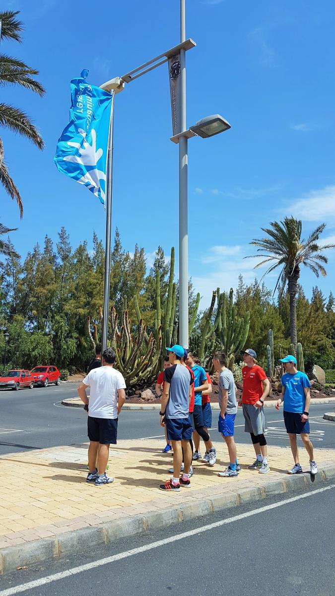 Polscy skoczkowie ćwiczą siłę na wyspie Fuerteventura