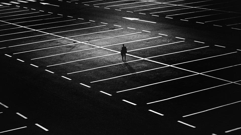 Parking na miejscu komendy policji przy ulicy Rychlińskiego w Bielsku-Białej